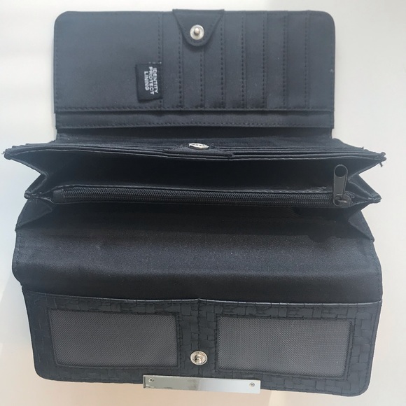 Tahari Vegan Leather Wallet - Picture 4 of 7